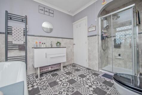 Bathroom / WC:
