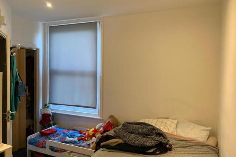 Bedroom: