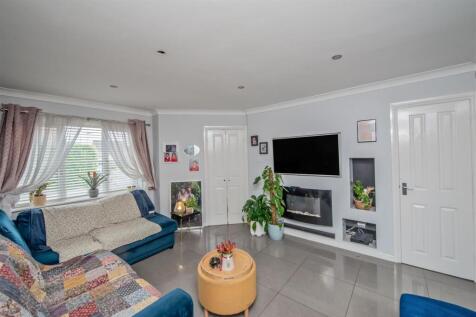 Living Room: