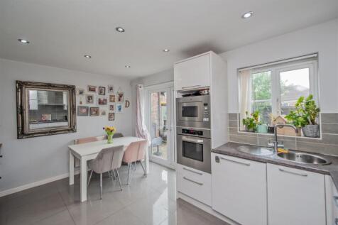 Fitted Dining Kitchen: