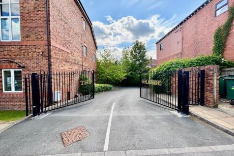 Private Gated Entrance: