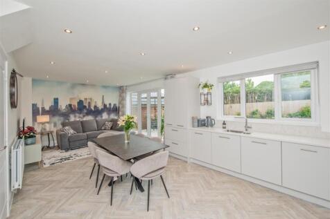Open Plan Family Area: