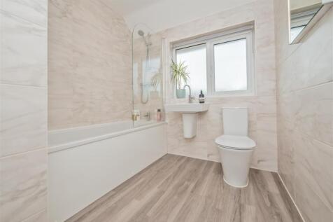 Family Bathroom / WC: