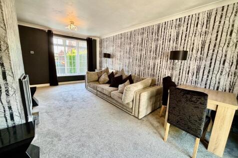 Through Lounge / Dining: