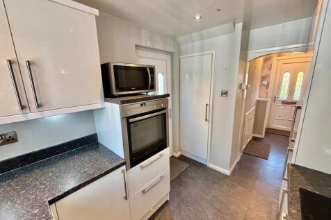 Fitted Kitchen: