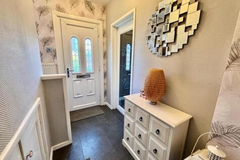 Entrance Hallway: