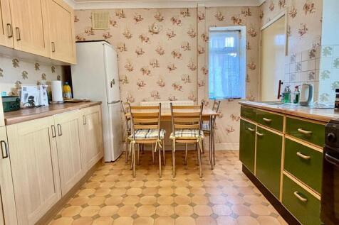 Dining Kitchen: