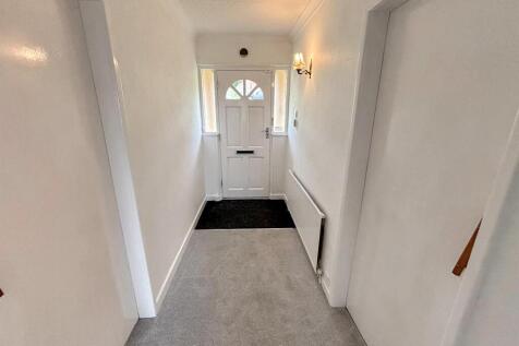 Entrance Hallway: