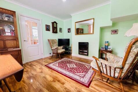 Dining Room: