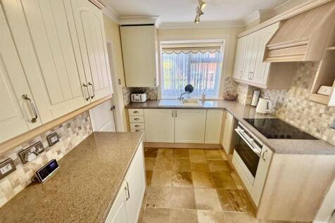 Fitted Kitchen: