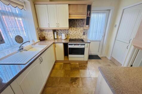 Fitted Kitchen: