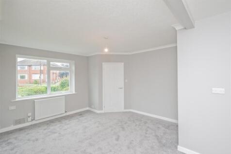 Living Room Area:
