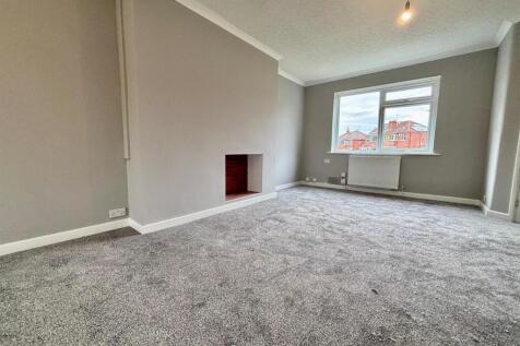 Living Room Area: