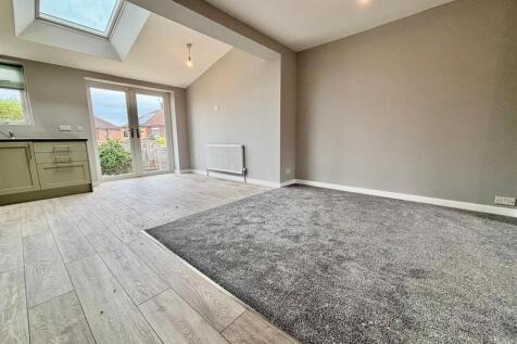 Dining Area: