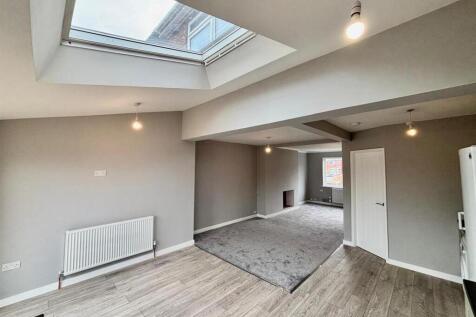 Dining Area: