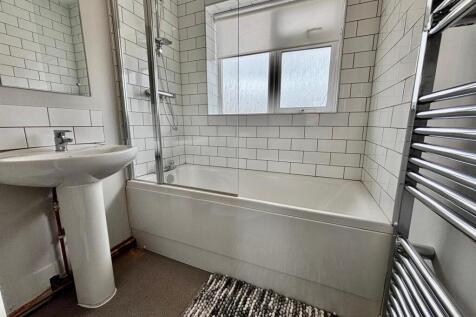 Bathroom / WC: