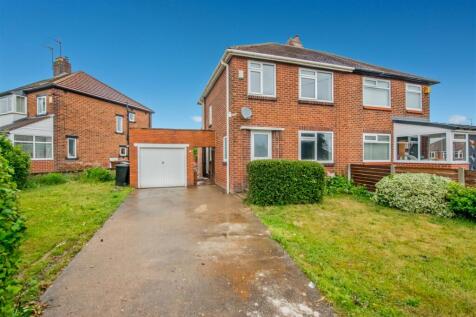 Off Street Parking / Driveway / Single Garage: