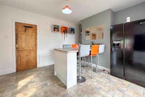 Fitted Breakfast / Dining Kitchen: