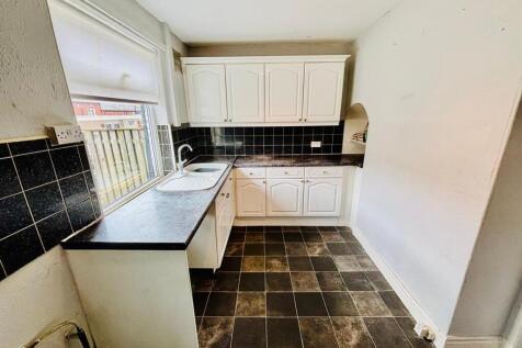 Fitted Dining Kitchen: