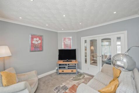 Living Room: