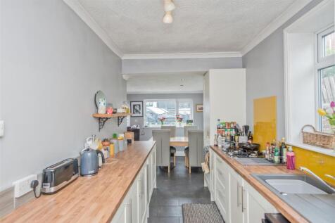 Fitted Kitchen: