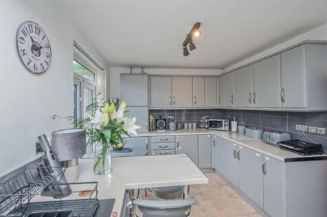 Fitted Breakfast / Dining Kitchen: