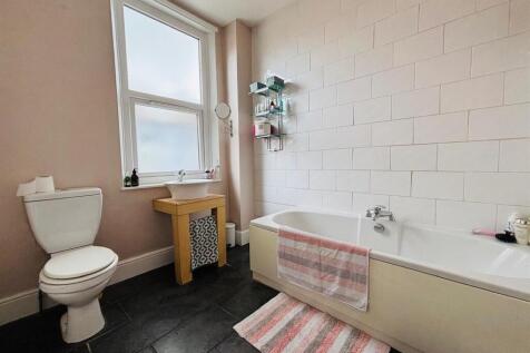 Bathroom / WC: