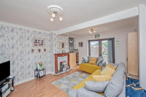 Living Room: