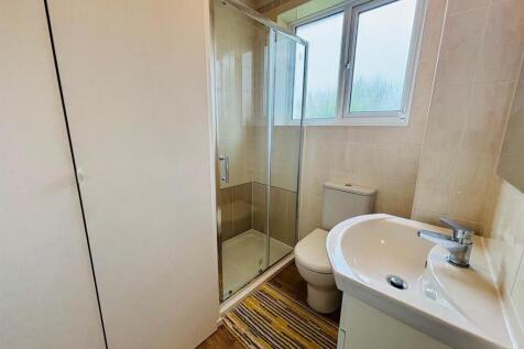 Shower Room / WC: