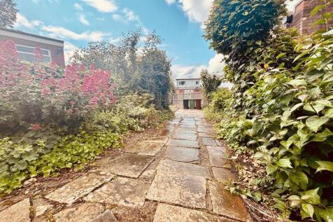 Off Street Parking / Driveway: