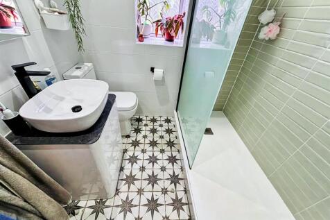 Shower Room / WC: