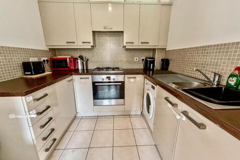 Fitted Kitchen: