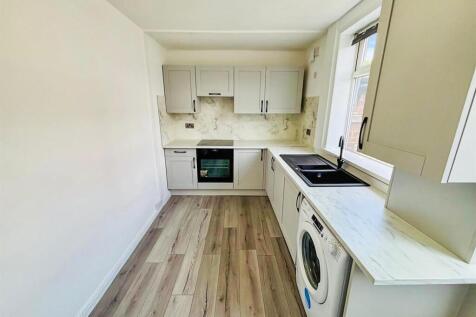 Fitted Breakfast / Dining Kitchen: