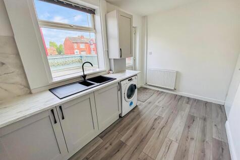 Fitted Breakfast / Dining Kitchen: