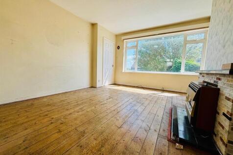 Living Room &amp; Dining Area: