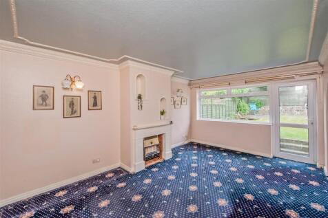 Living Room: