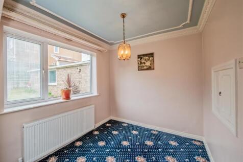 Dining Room: