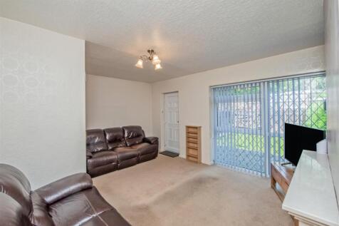 Living Room: