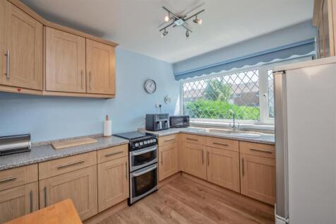 Fitted Kitchen: