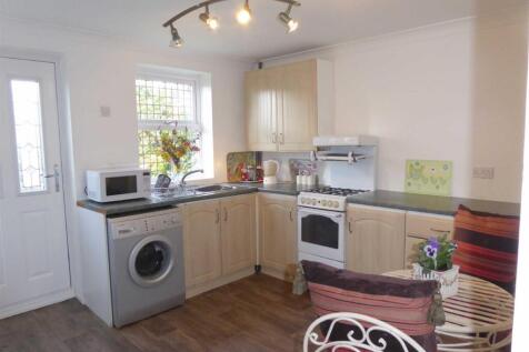 Fitted Dining Kitchen: