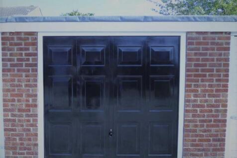 Off Street Parking / Single Garage: