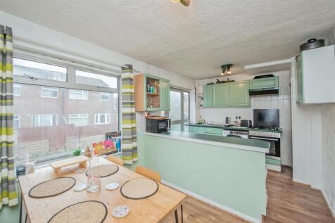 Fitted Dining Kitchen: