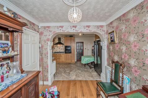 Fitted Kitchen: