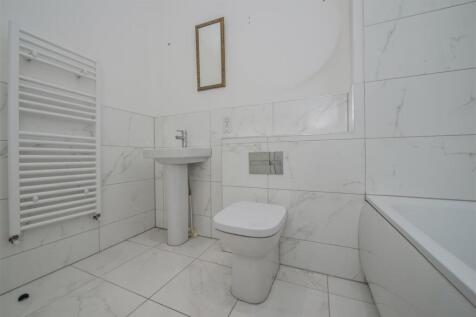 Bathroom / WC: