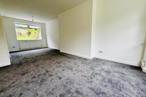 Living Room &amp; Dining Area: