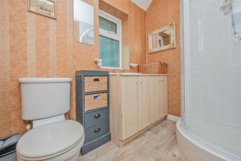 Shower Room / WC: