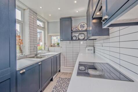 Fitted Dining Kitchren: