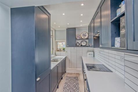 Fitted Dining Kitchren:
