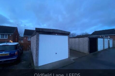 Garage / Parking: