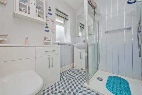 Shower Room / WC: